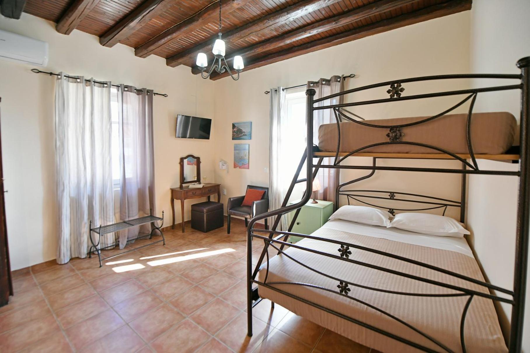 Athina Guesthouse Hydra  Exterior photo